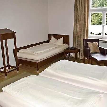 Schyrenhof Hotell 3*