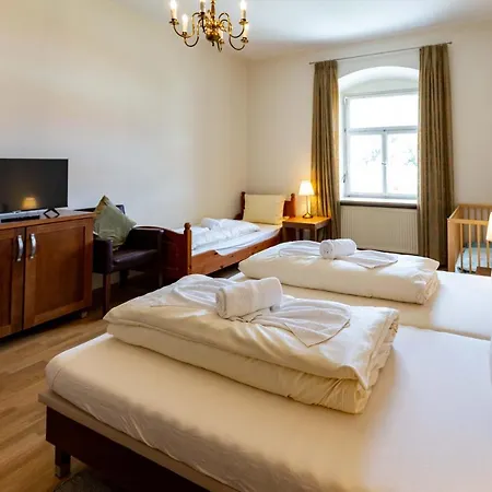 Schyrenhof 3*